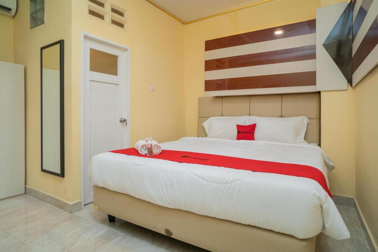Reddoorz Plus Syariah Near Pasar Turi 수라바야 외부 사진
